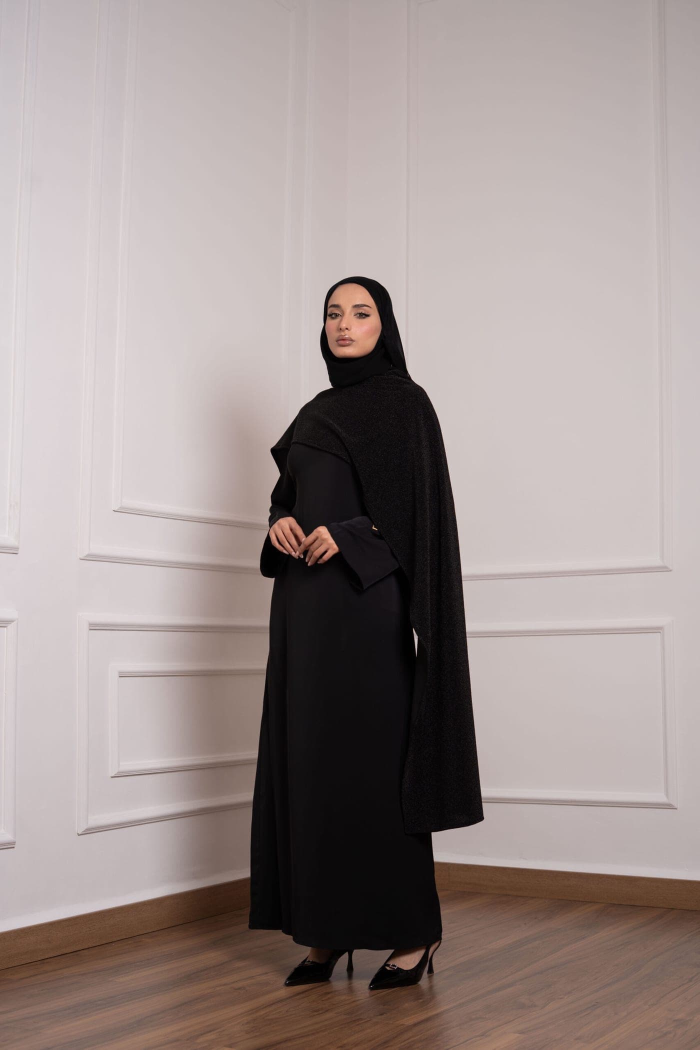 Glow Scarf Abaya – Black